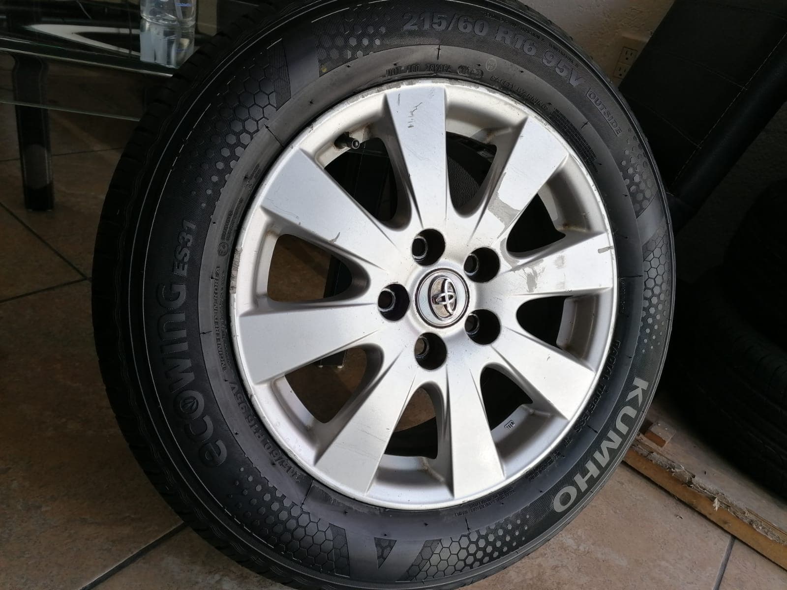 Kumho Ecowing ES31